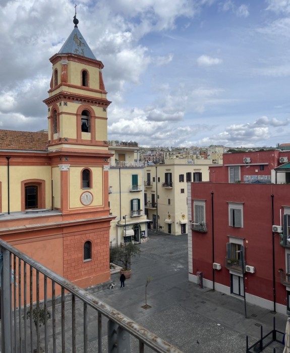 Pozzuoli centro-porto,appartamento panoramico con terrazzo