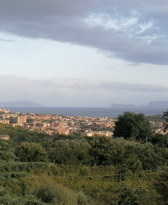 Monteruscello attico panoramico con terrazzo e giardino